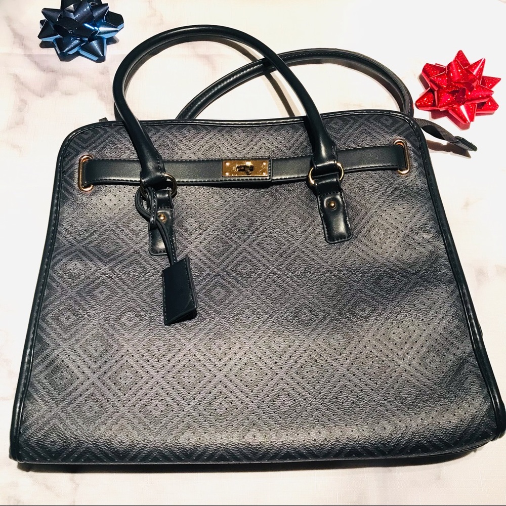 📦5/$50 Carpisa Navy Blue Purse